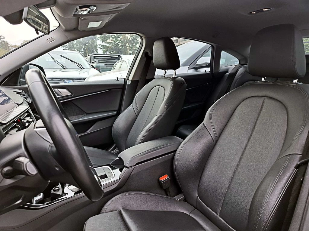 BMW 218 At año 2021