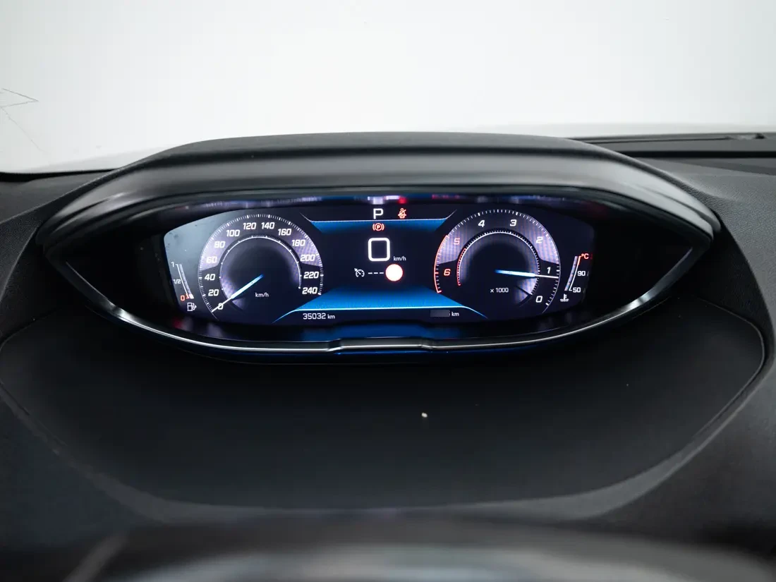 Peugeot 3008 1.5 Allure Pack Bluehdi 130 At Diesel año 2025