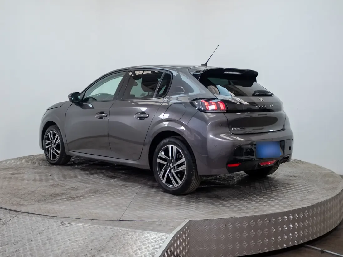 Peugeot 208 208 1.2 Allure Pack Puretech 130 At año 2022