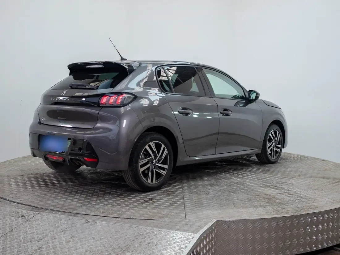 Peugeot 208 208 1.2 Allure Pack Puretech 130 At año 2022