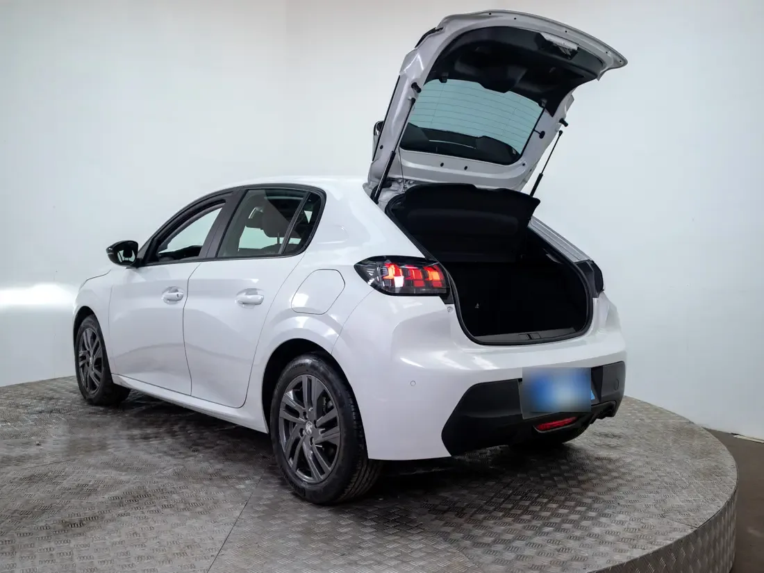 Peugeot 208 208 1.2 Active Pack Puretech 100 At año 2022