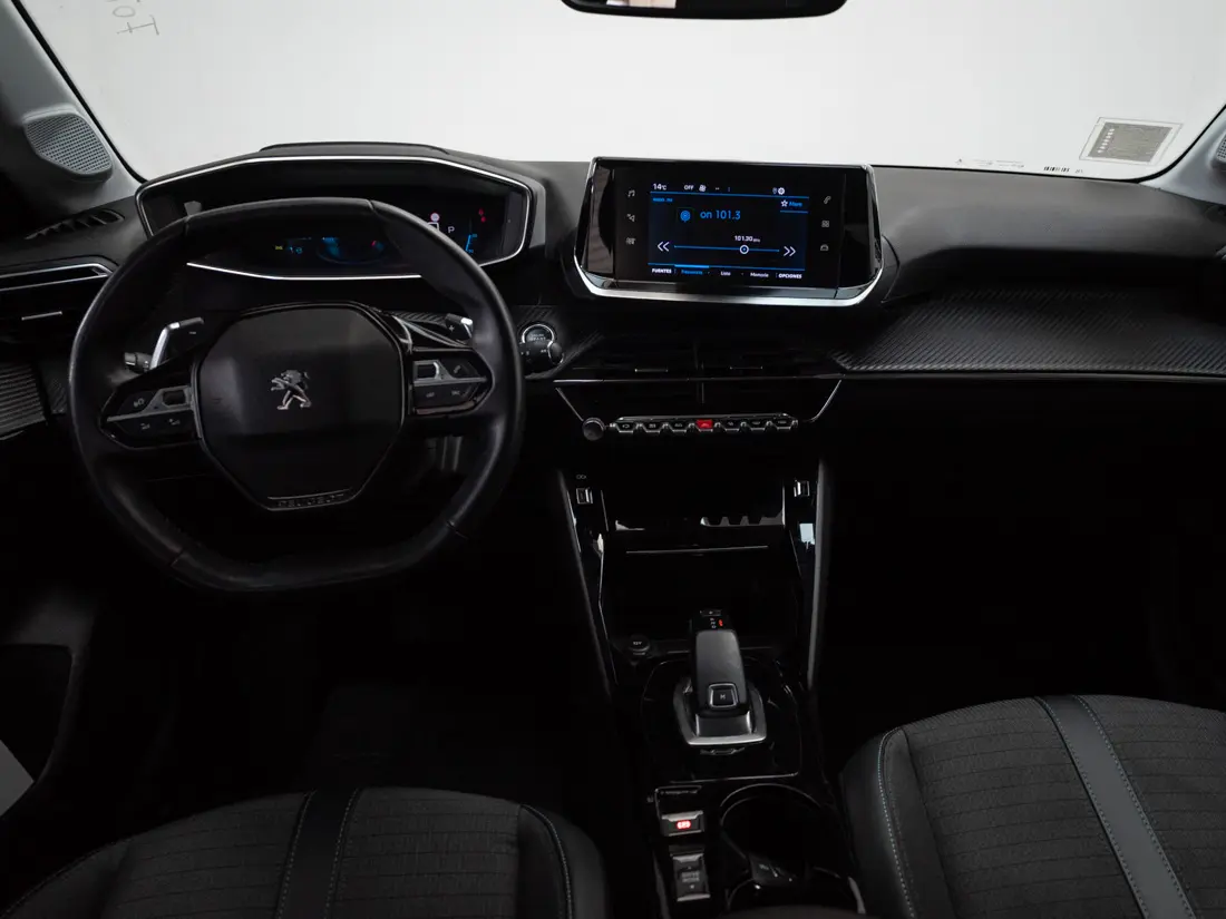 Peugeot 208 208 1.2 Allure Pack Puretech 130 At año 2022