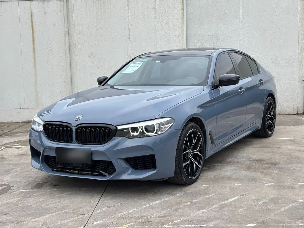 BMW 520 2.0 Executive 4x2 At 4p año 2020