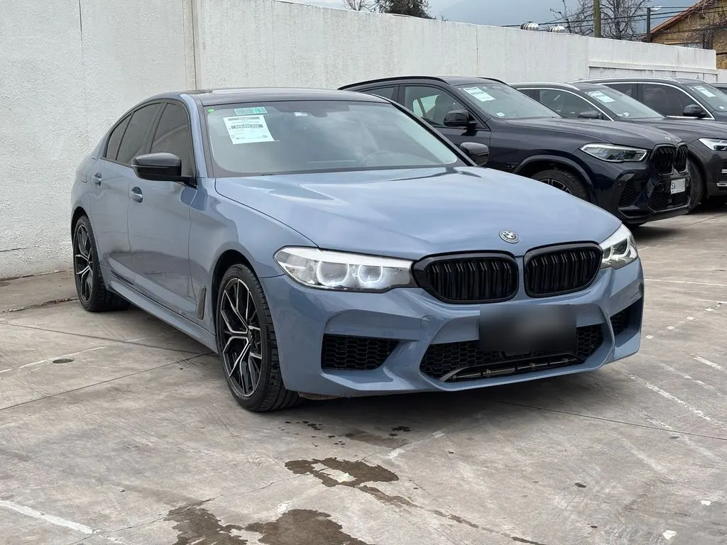 BMW 520 2.0 Executive 4x2 At 4p año 2020