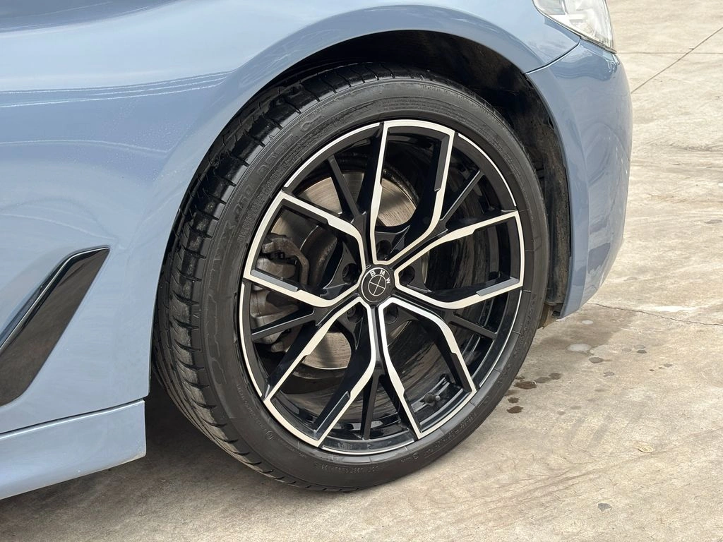 BMW 520 2.0 Executive 4x2 At 4p año 2020