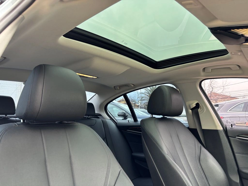 BMW 520 2.0 Executive 4x2 At 4p año 2020