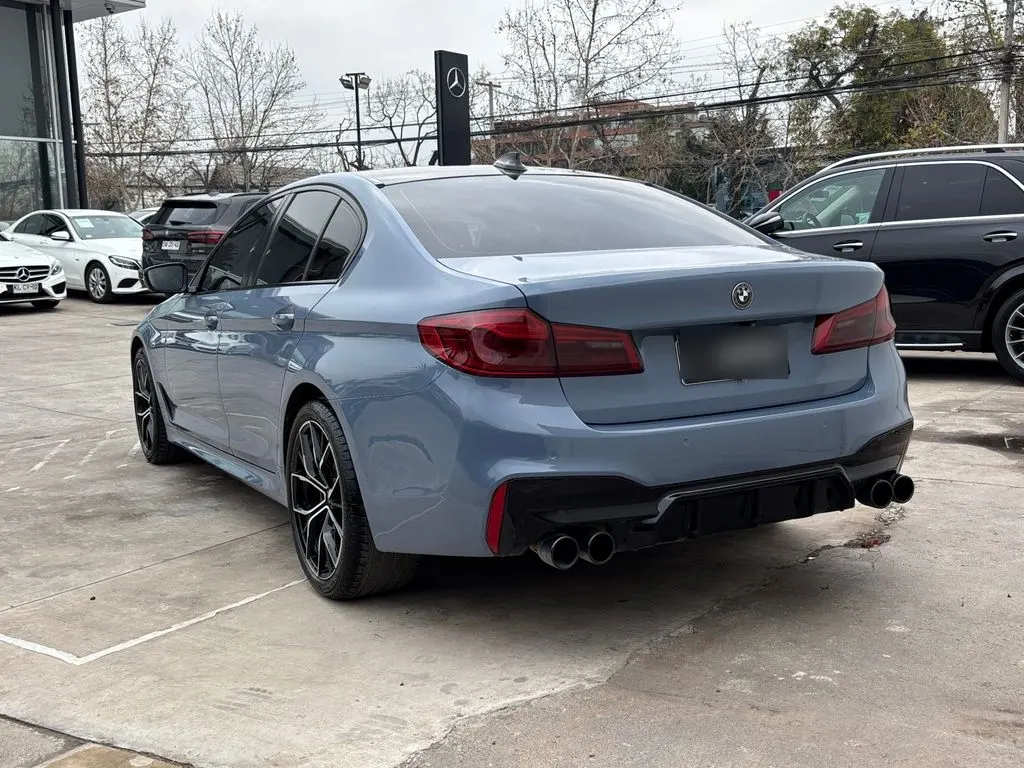 BMW 520 2.0 Executive 4x2 At 4p año 2020