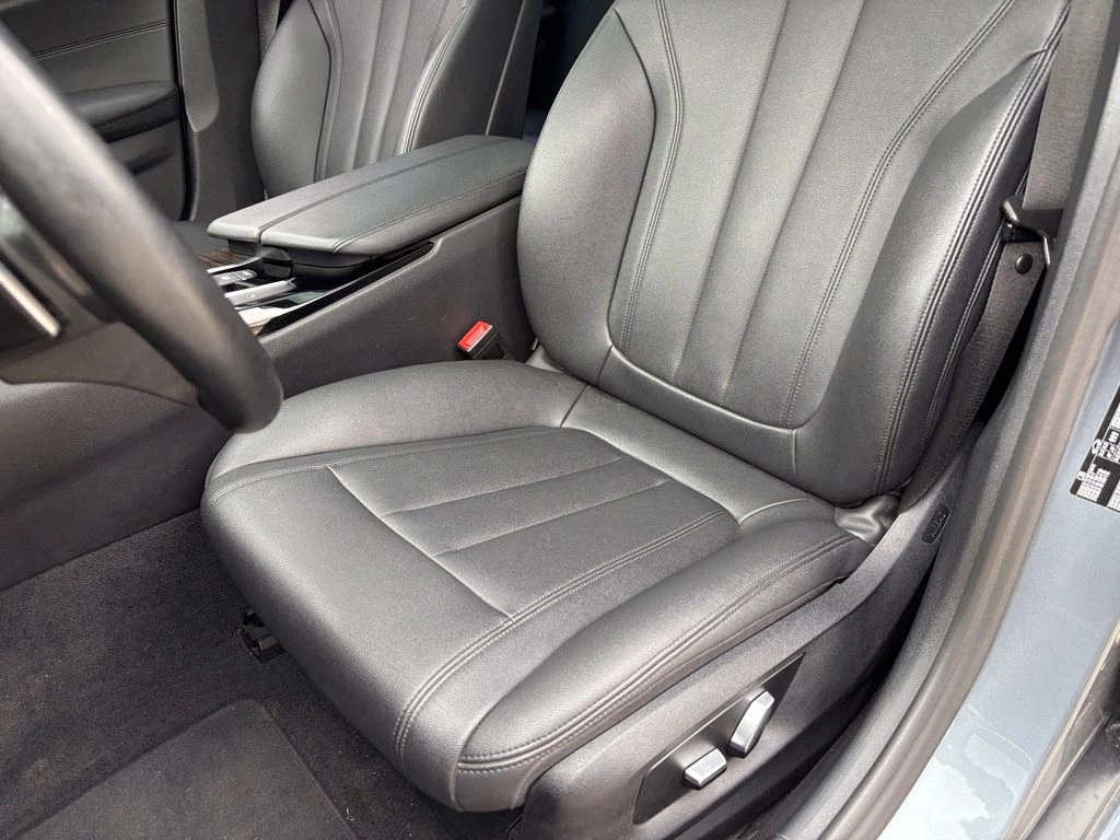 BMW 520 2.0 Executive 4x2 At 4p año 2020