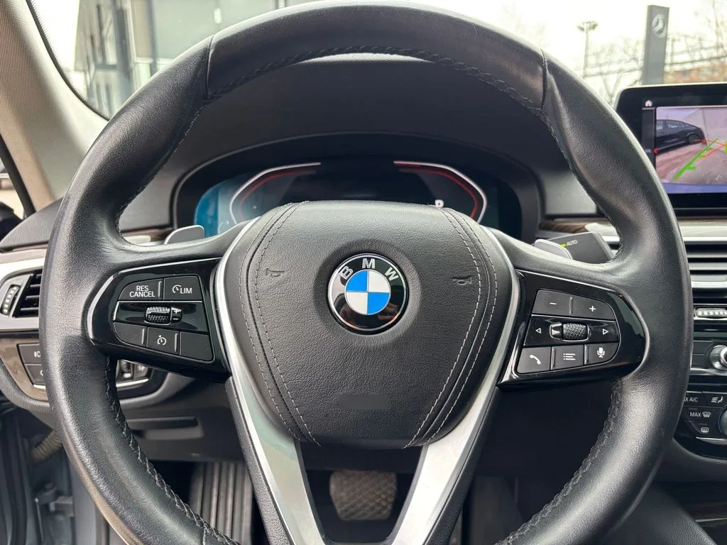 BMW 520 2.0 Executive 4x2 At 4p año 2020