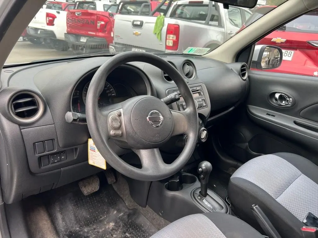 Nissan March Gl año 2014