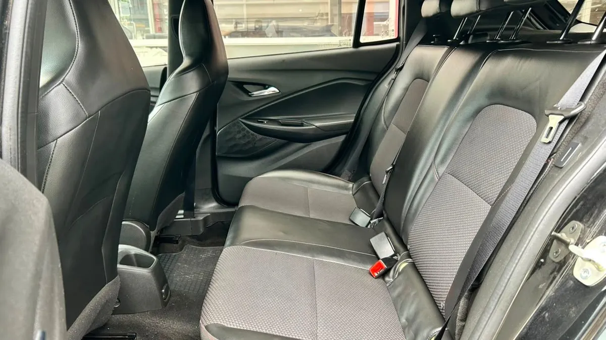 Chevrolet Onix Turbo Hb Rs 1.0 Mt año 2023