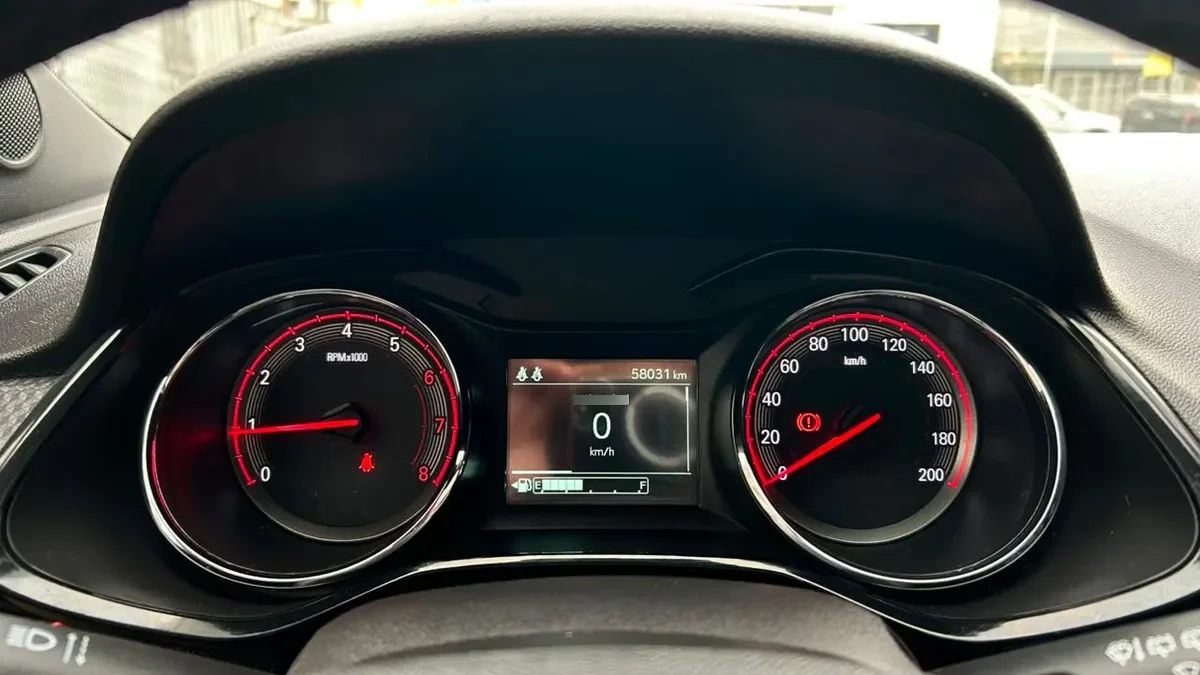 Chevrolet Onix Turbo Hb Rs 1.0 Mt año 2023