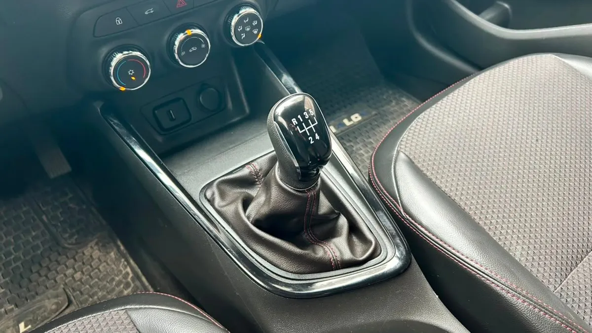 Chevrolet Onix Turbo Hb Rs 1.0 Mt año 2023
