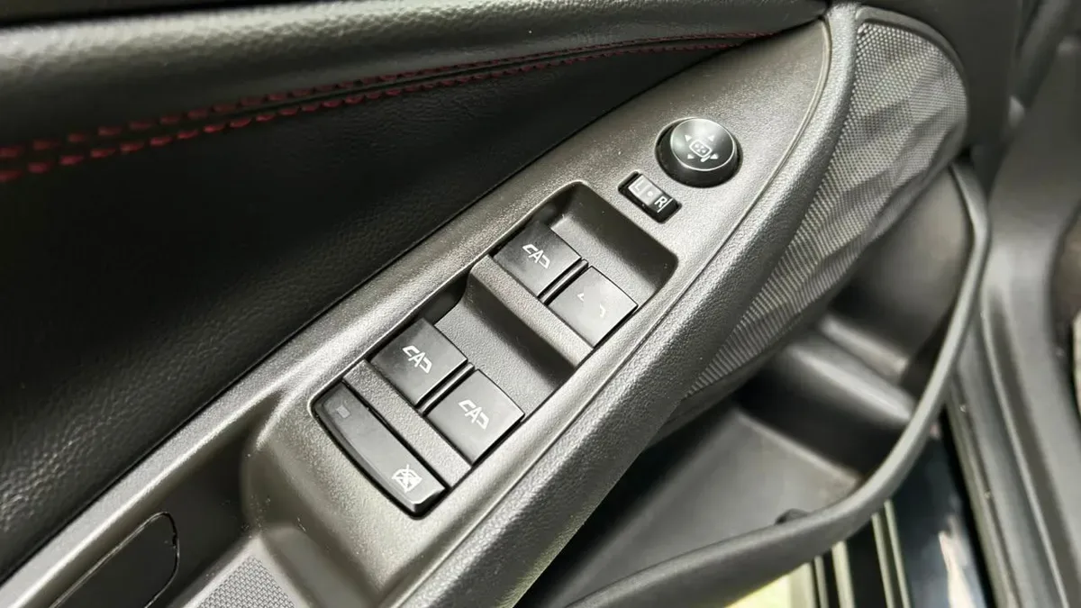 Chevrolet Onix Turbo Hb Rs 1.0 Mt año 2023