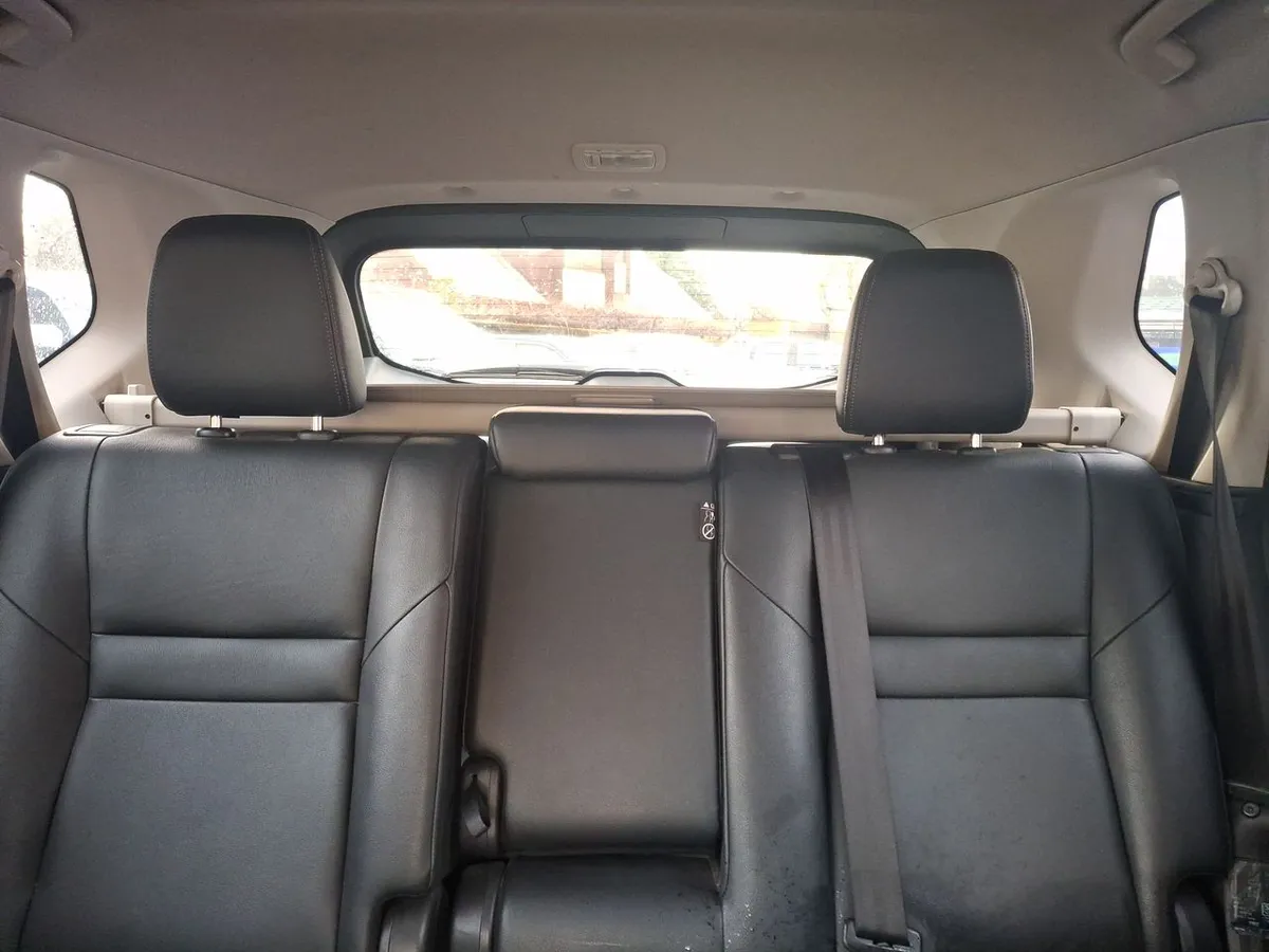 Nissan X-Trail 2.5 Exclusive 4x4 3row Cvt At 5p año 2024