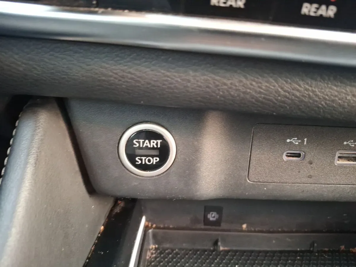 Nissan X-Trail 2.5 Exclusive 4x4 3row Cvt At 5p año 2024