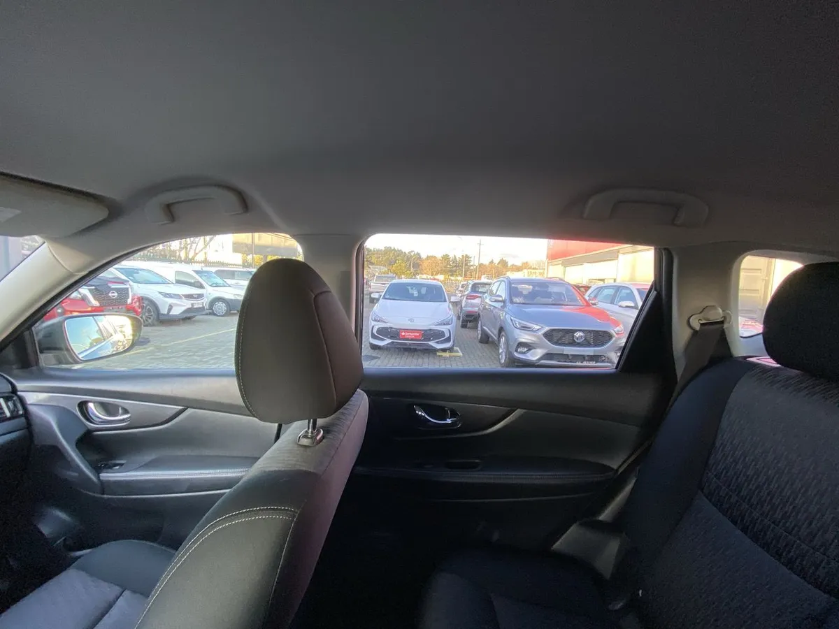 Nissan X-Trail 2.5 Sense 4x2 3row Cvt At 5p año 2023