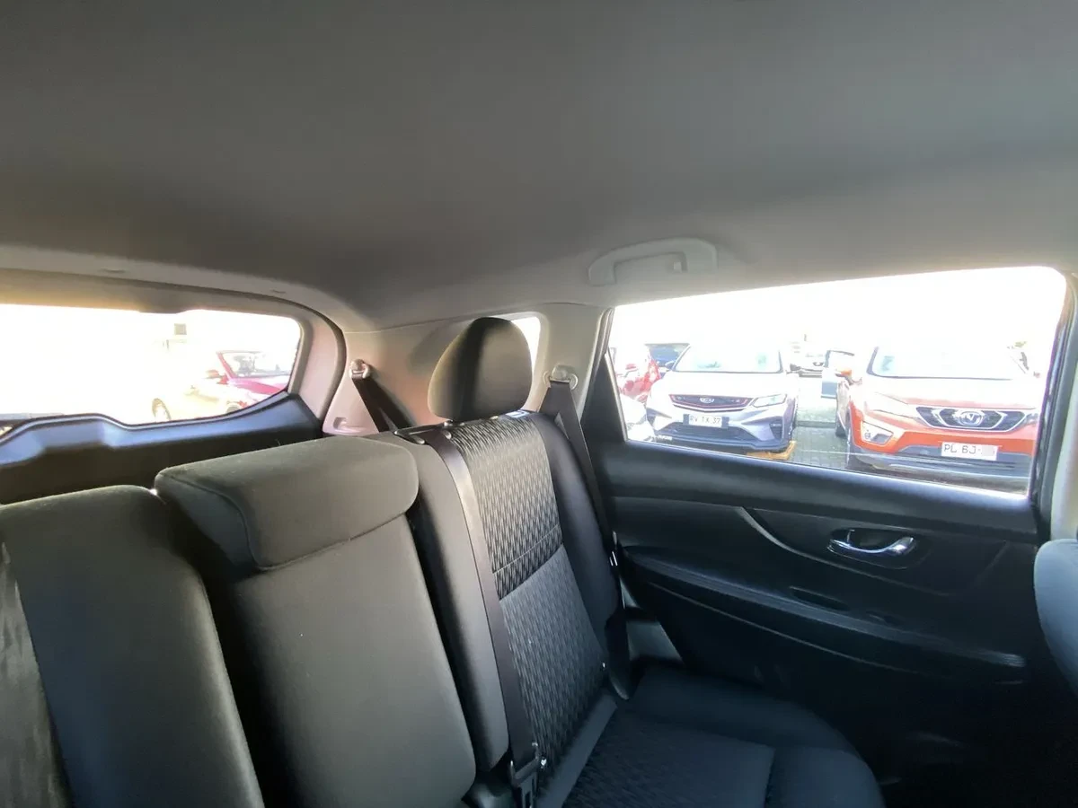 Nissan X-Trail 2.5 Sense 4x2 3row Cvt At 5p año 2023