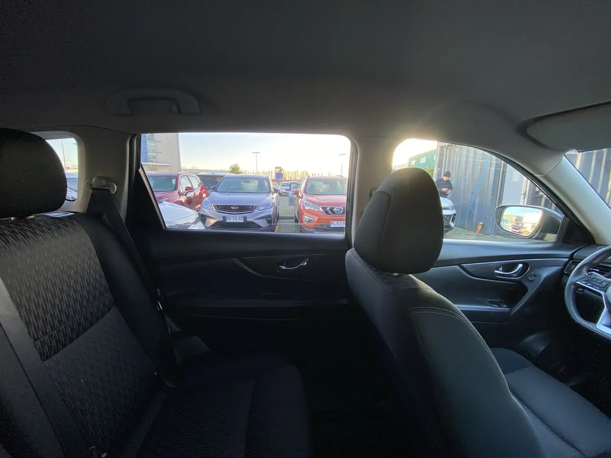 Nissan X-Trail 2.5 Sense 4x2 3row Cvt At 5p año 2023