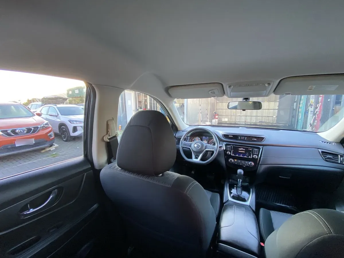 Nissan X-Trail 2.5 Sense 4x2 3row Cvt At 5p año 2023