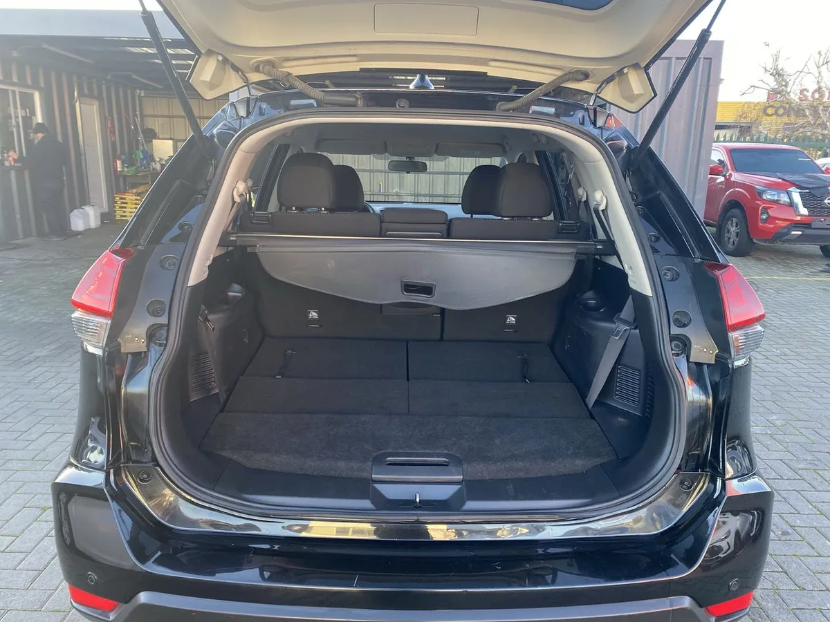 Nissan X-Trail 2.5 Sense 4x2 3row Cvt At 5p año 2023