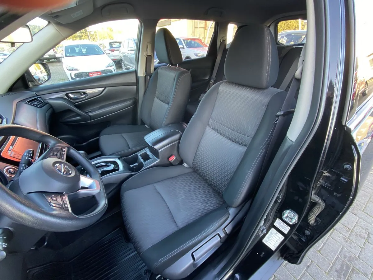 Nissan X-Trail 2.5 Sense 4x2 3row Cvt At 5p año 2023