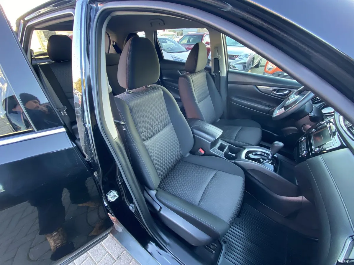 Nissan X-Trail 2.5 Sense 4x2 3row Cvt At 5p año 2023