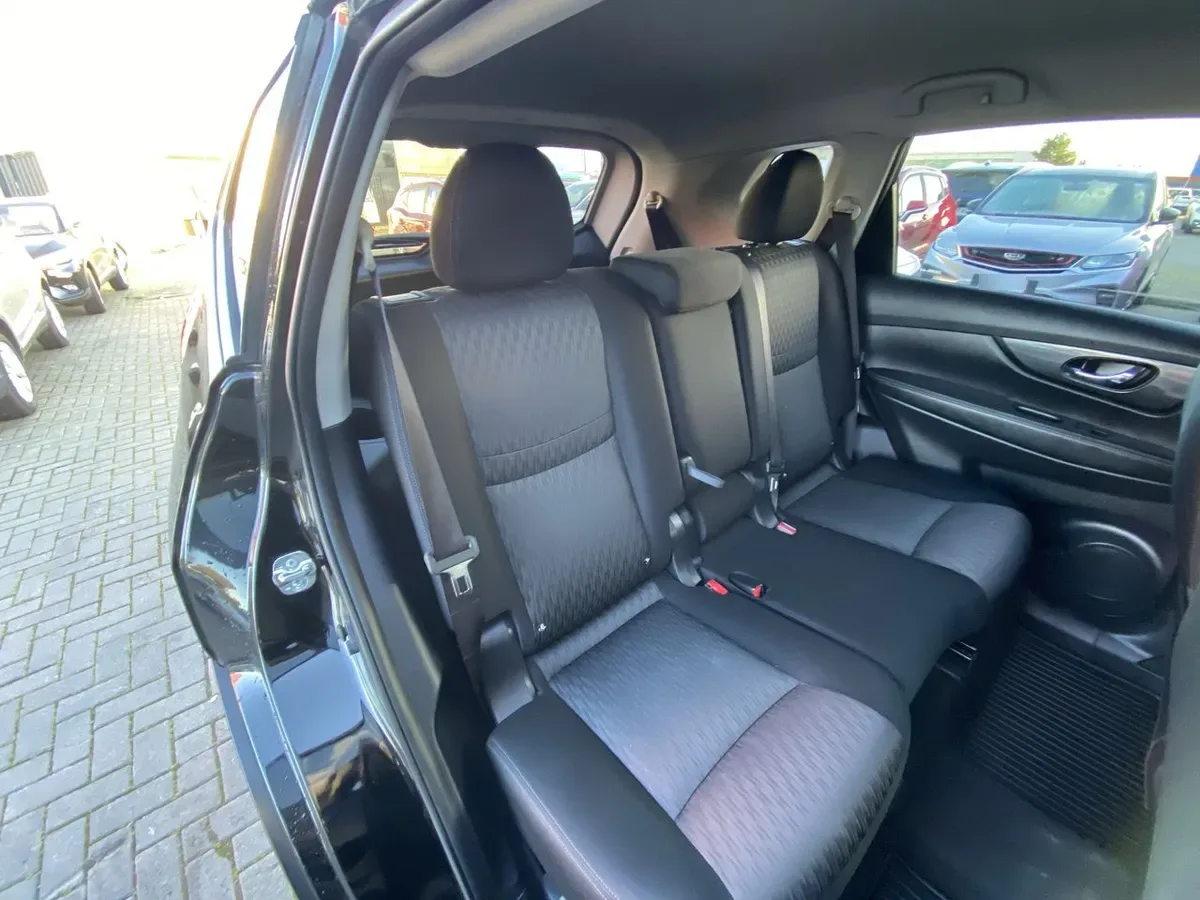 Nissan X-Trail 2.5 Sense 4x2 3row Cvt At 5p año 2023