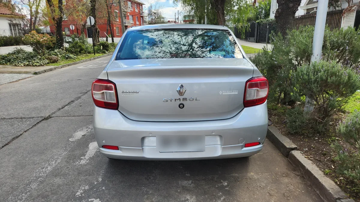 Renault Symbol 1.6 Privilege Mt año 2014