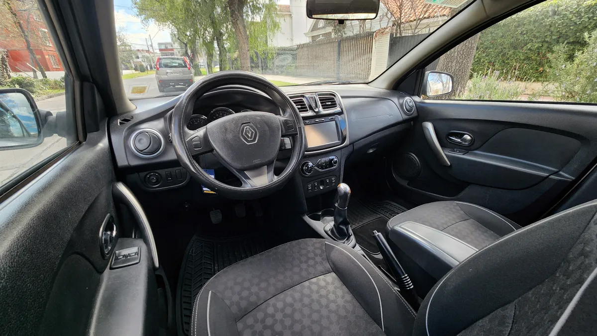 Renault Symbol 1.6 Privilege Mt año 2014