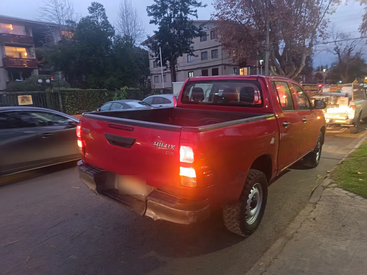 Toyota Hilux 2.4 4×4 Mt Sr Diesel año 2020