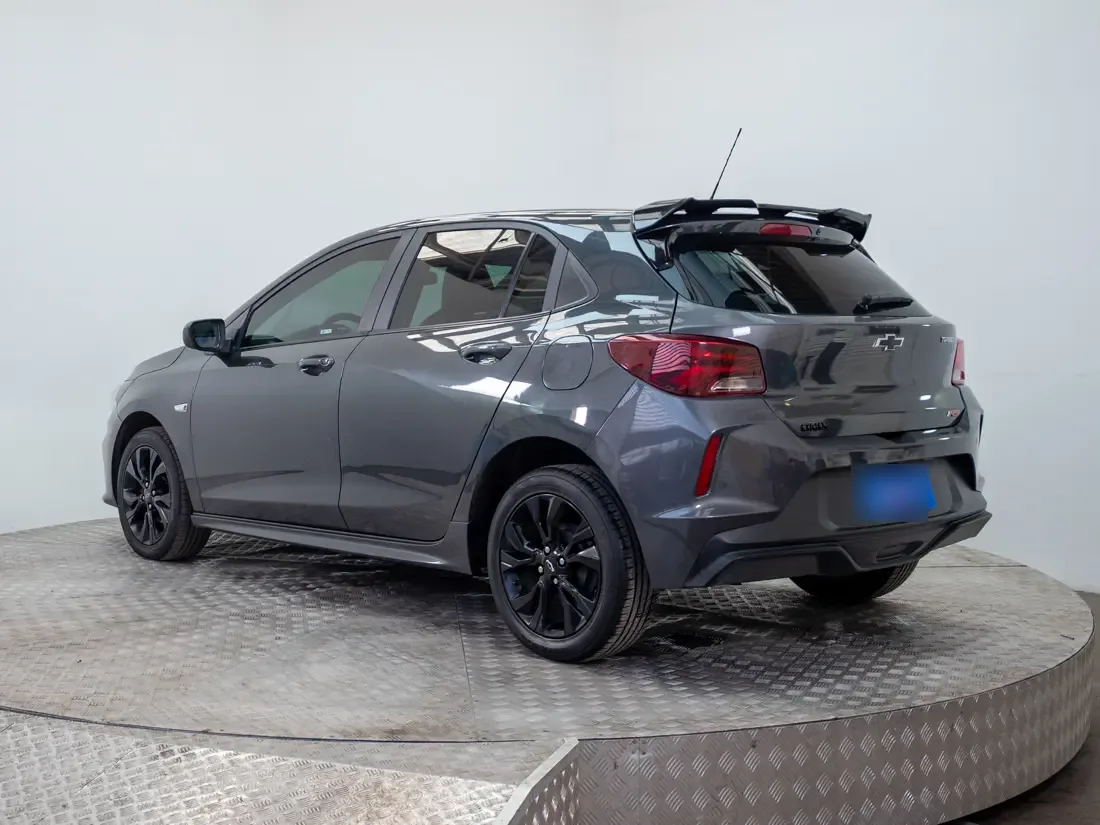 Chevrolet Onix Onix 1.0 Hb Rs P2 Mt año 2024