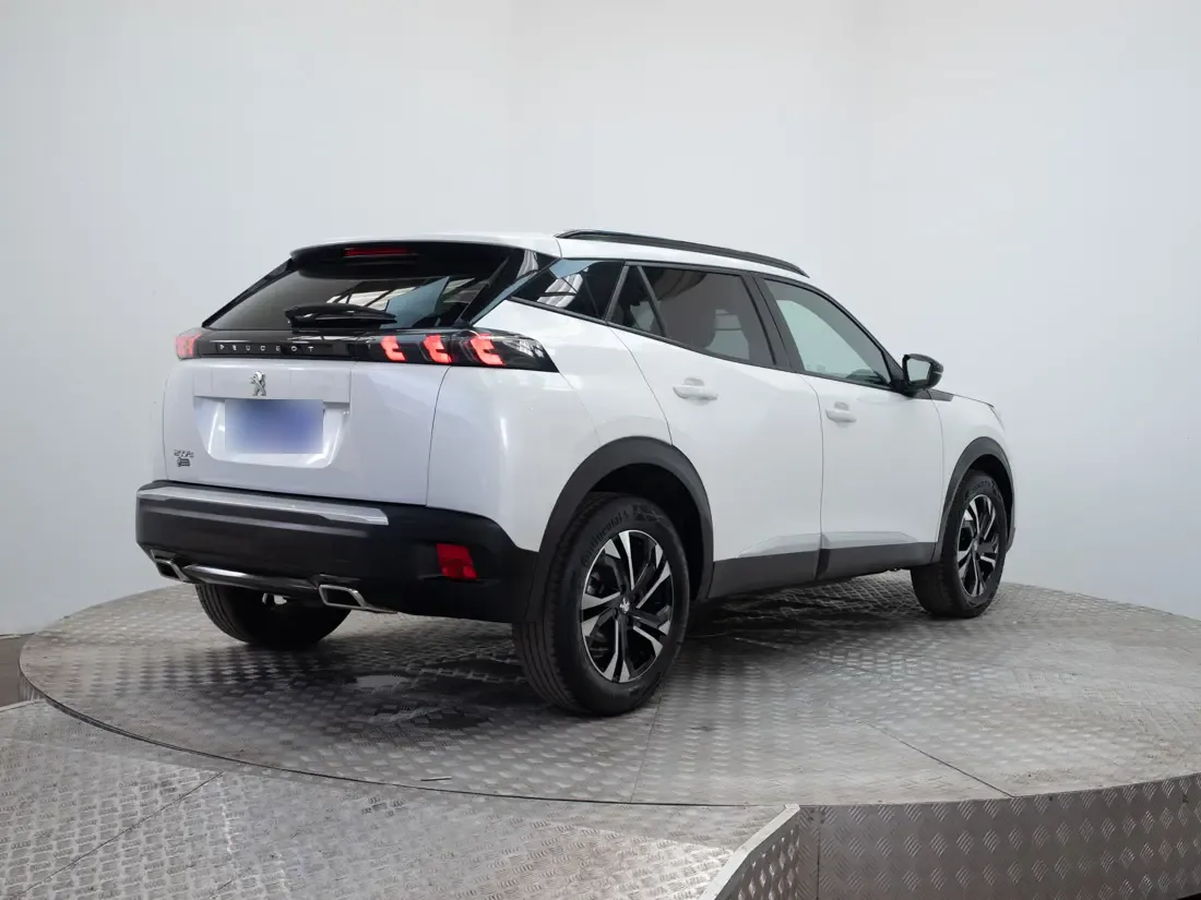 Peugeot 2008 2008 1.2 Allure Pack Puretech 130 At año 2023