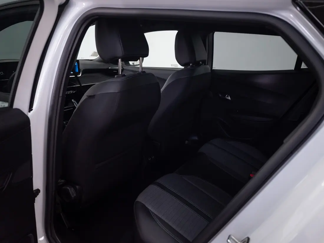 Peugeot 2008 2008 1.2 Allure Pack Puretech 130 At año 2023