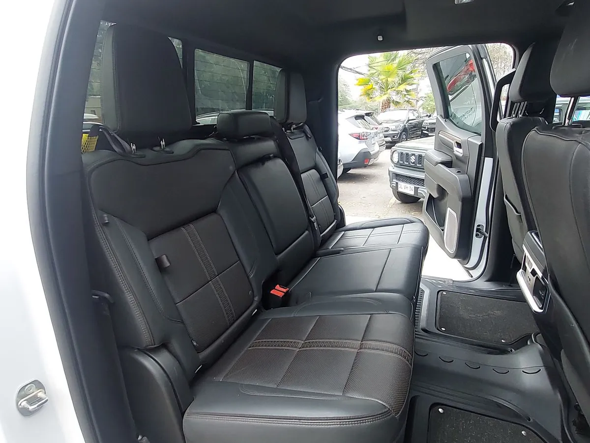 Chevrolet Silverado 3.0 High Country 4x4 At 4p año 2023