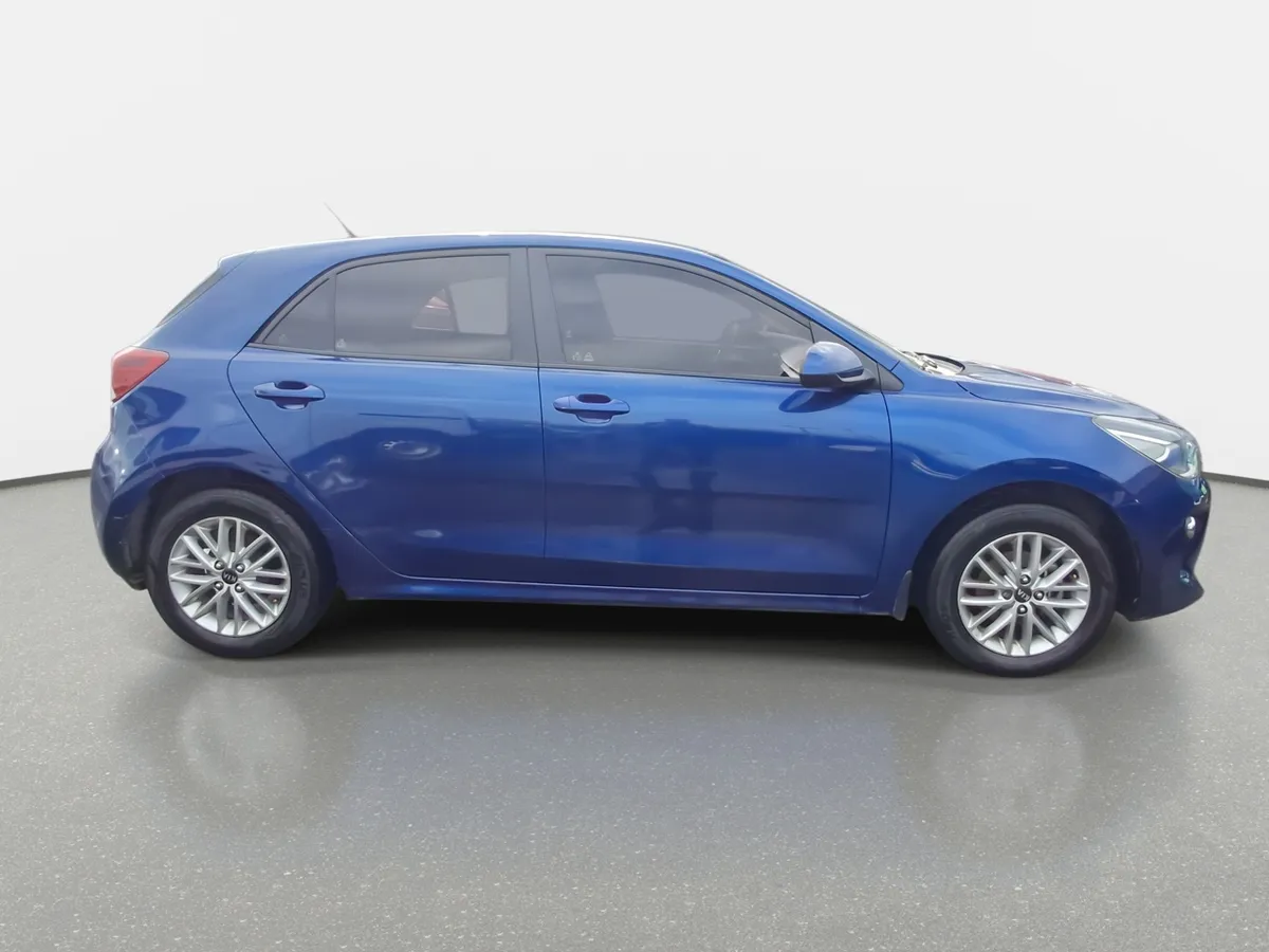 Kia Rio 5 1.4 Ex 4x2 Ac Ci 6mt 5p año 2021
