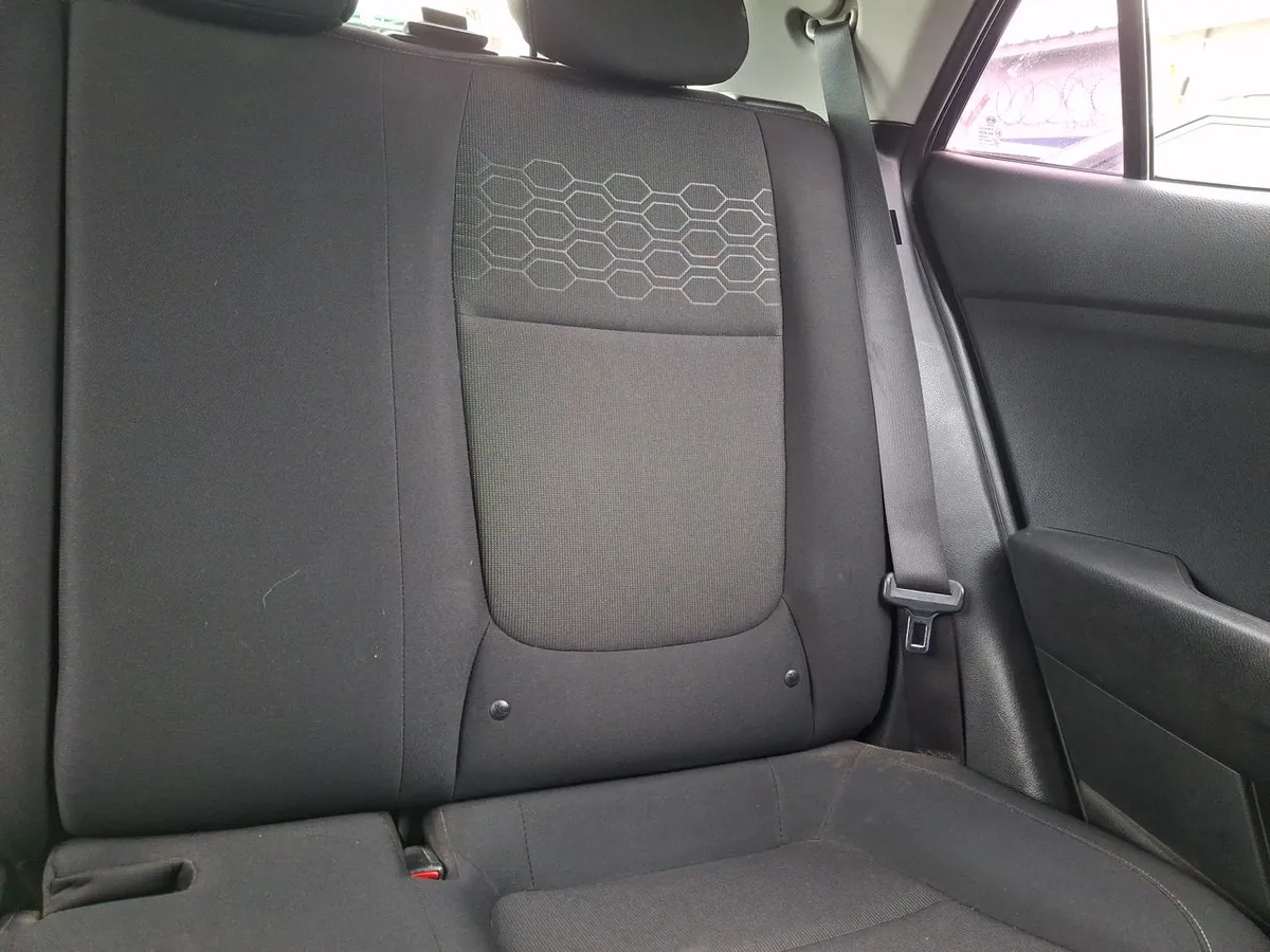 Kia Rio 5 1.4 Ex 4x2 Ac Ci 6mt 5p año 2021