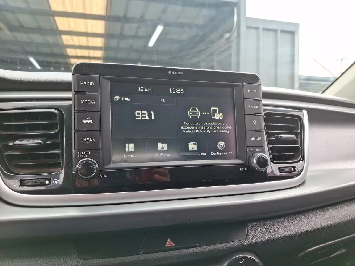 Kia Rio 5 1.4 Ex 4x2 Ac Ci 6mt 5p año 2021