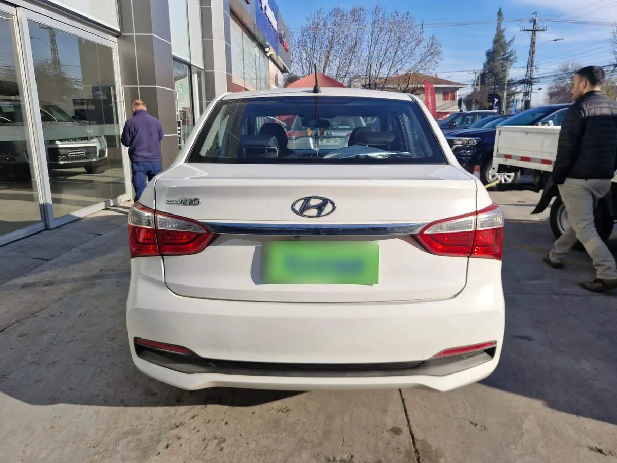 Hyundai Grand I10 1.2l Gls Full Abs Ac 2ab 5mt 4p año 2018
