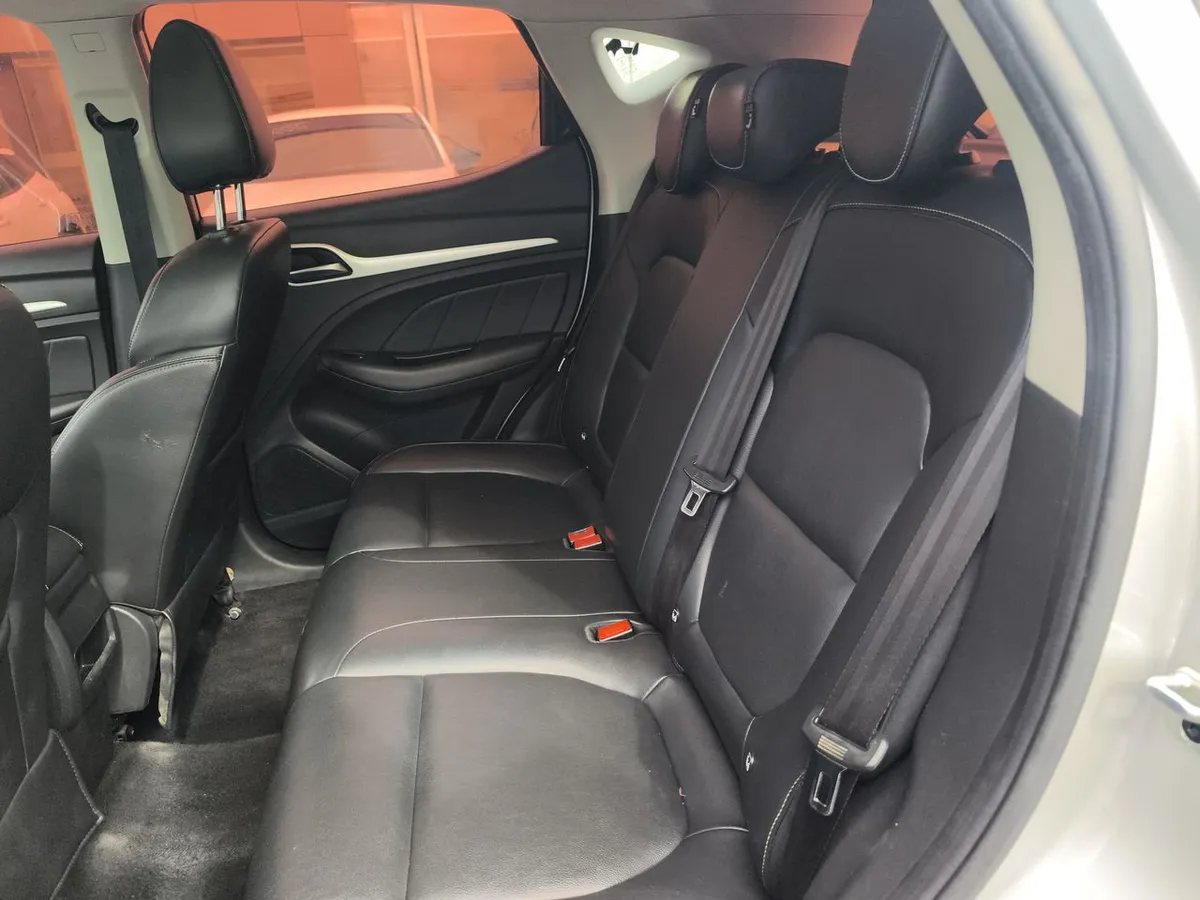 MG Mg Zs 1.5 Comfort 4x2 At 5p año 2021