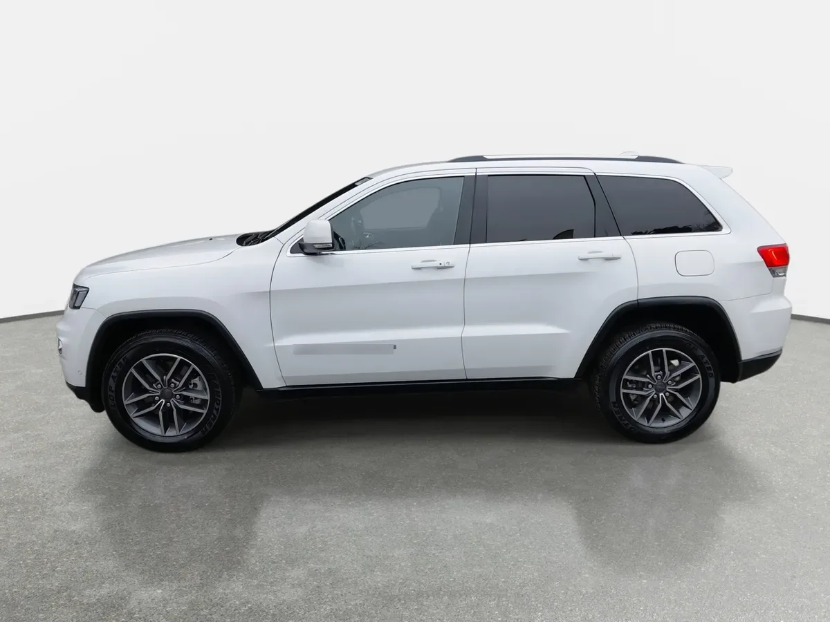 Jeep Grand Cherokee 3.6 Laredo 4x2 At 5p año 2019