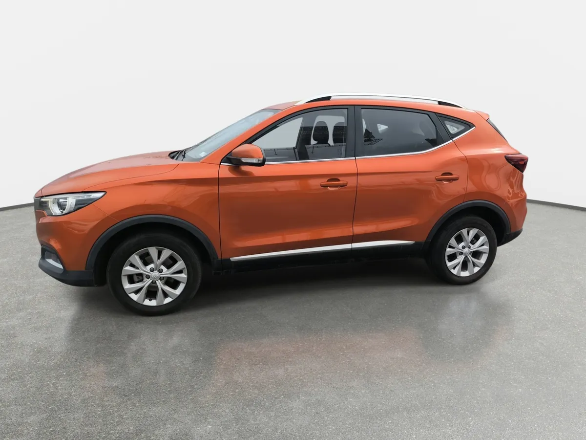 MG Mg Zs 1.5 Std Plus 4x2 Mt 5p año 2024