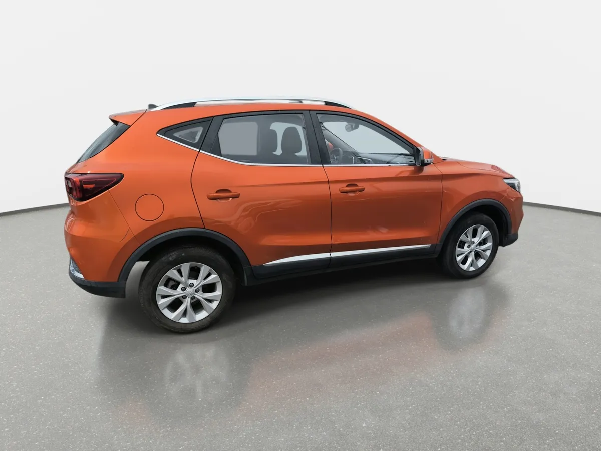 MG Mg Zs 1.5 Std Plus 4x2 Mt 5p año 2024