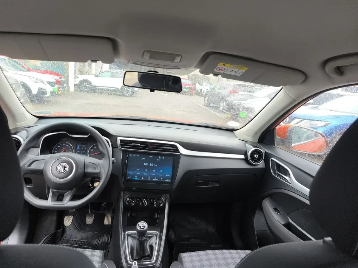 MG Mg Zs 1.5 Std Plus 4x2 Mt 5p año 2024
