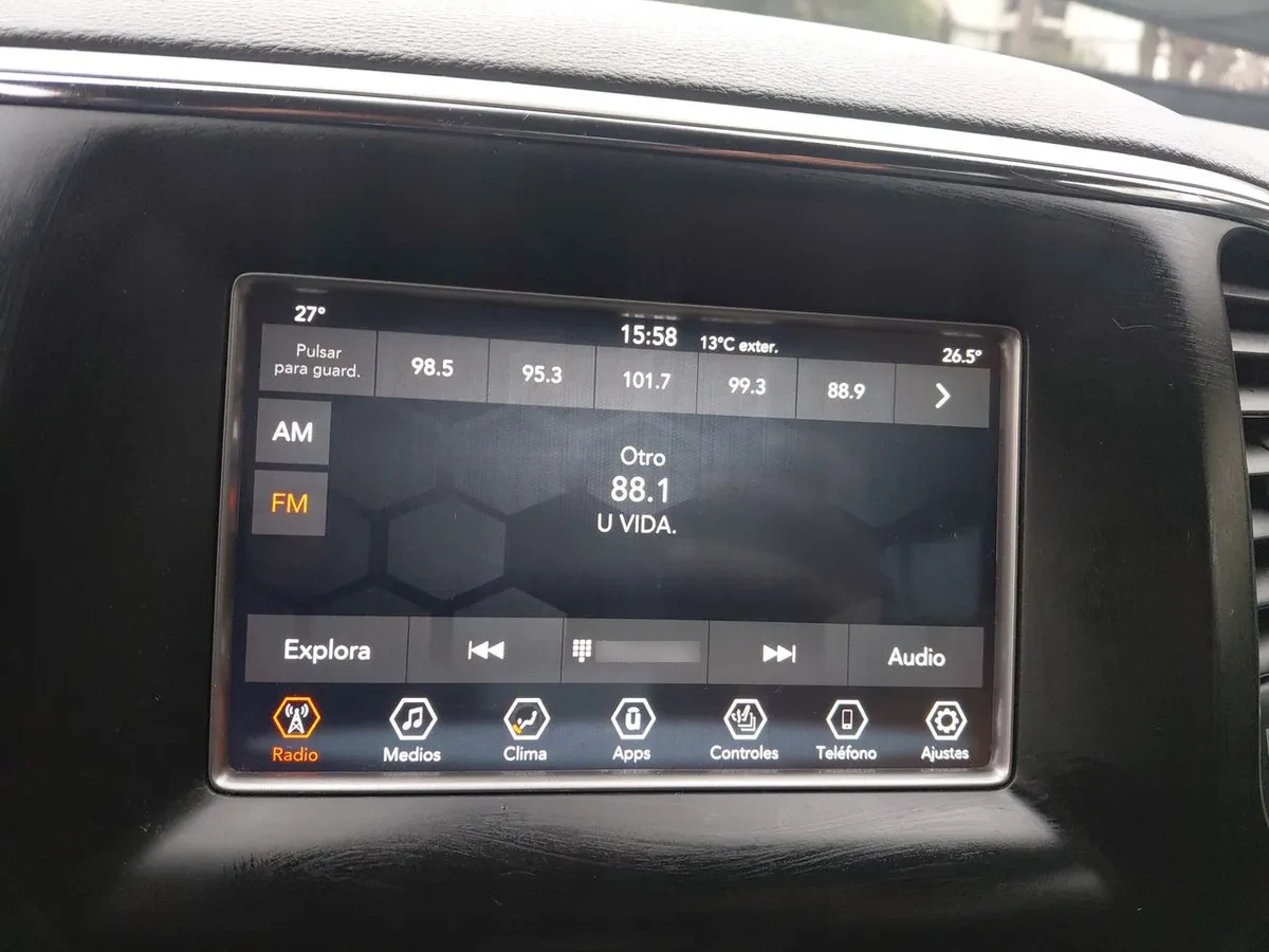 Jeep Grand Cherokee 3.6 Laredo 4x2 At 5p año 2019