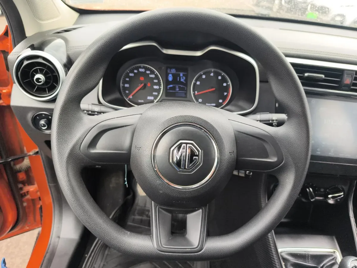 MG Mg Zs 1.5 Std Plus 4x2 Mt 5p año 2024