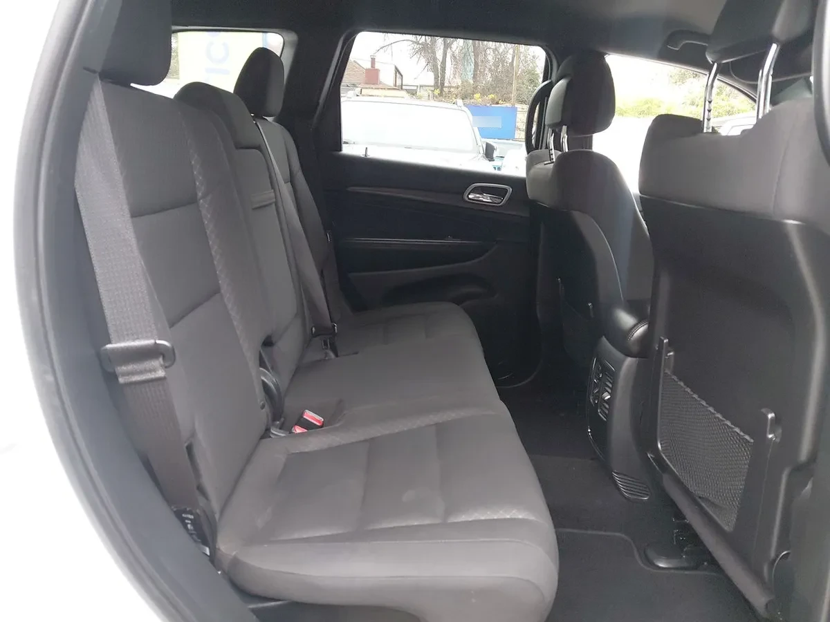 Jeep Grand Cherokee 3.6 Laredo 4x2 At 5p año 2019