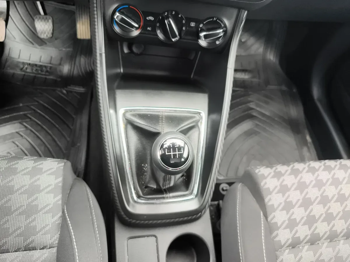 MG Mg Zs 1.5 Std Plus 4x2 Mt 5p año 2024