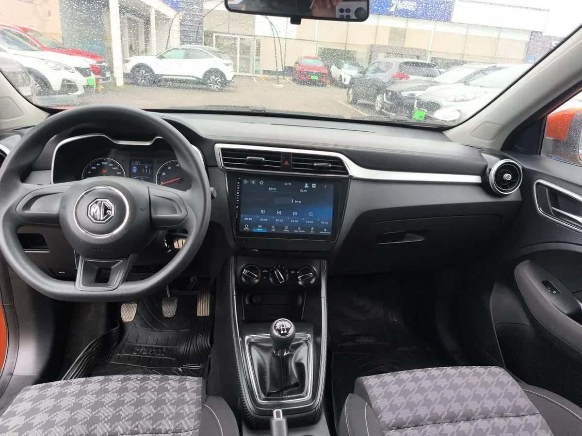 MG Mg Zs 1.5 Std Plus 4x2 Mt 5p año 2024