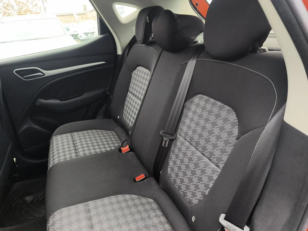 MG Mg Zs 1.5 Std Plus 4x2 Mt 5p año 2024
